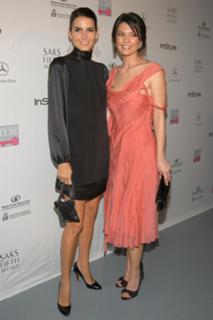 Alana De La Garza feet photo thumbnail
