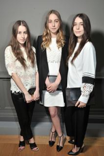 Alana Haim feet photo thumbnail