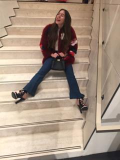 Alana Haim feet photo thumbnail