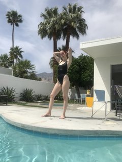 Alana Haim feet photo thumbnail