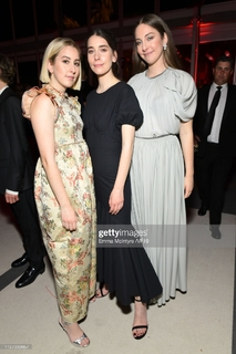 Alana Haim feet photo thumbnail