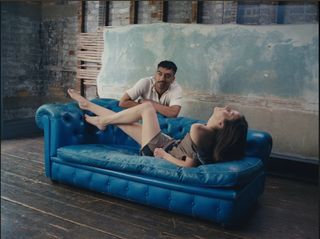 Alana Haim feet photo thumbnail