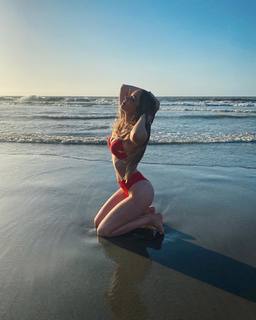 Alana Literas feet photo 2