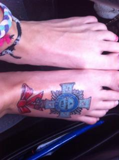 Alanah Pearce feet photo thumbnail