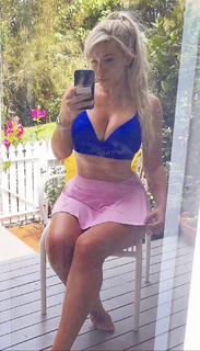 Alanah Pearce feet photo thumbnail