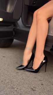 Alanah Pearce feet photo 1
