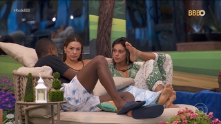 Alane Dias feet photo 4