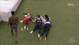 Alane Dias feet photo 3