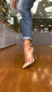 Alane Dias feet photo 3