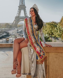 Alane Dias feet photo 10