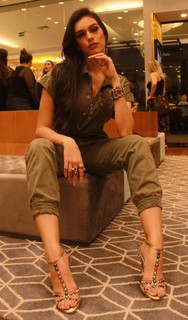 Alane Dias feet photo 1