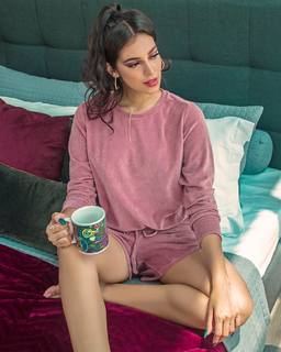 Alane Dias feet photo 7