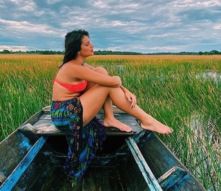 Alane Dias feet photo 7
