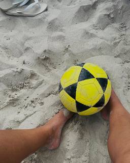 Alane Dias feet photo 3