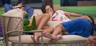 Alane Dias feet photo 13