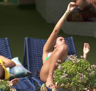 Alane Dias feet photo 4