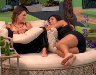 Alane Dias feet photo 4