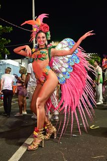 Alane Dias feet photo 18