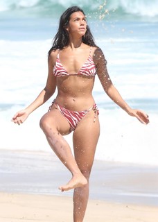 Alane Dias feet photo 17