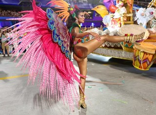 Alane Dias feet photo 14
