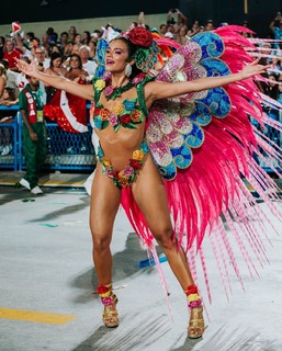 Alane Dias feet photo 12