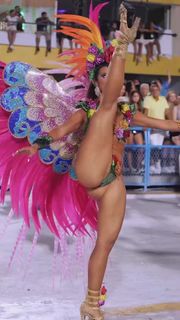 Alane Dias feet photo 3