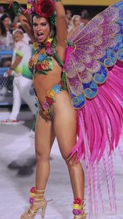 Alane Dias feet photo 2
