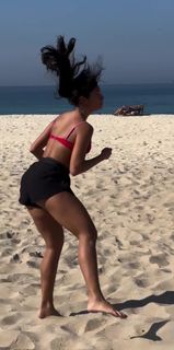 Alane Dias feet photo 11
