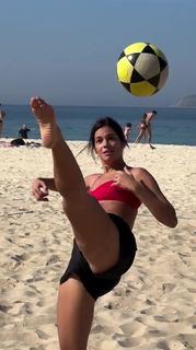Alane Dias feet photo 8