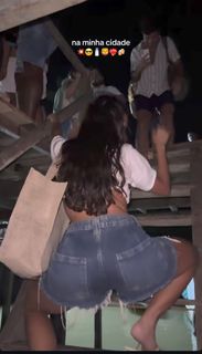 Alane Dias feet photo 7