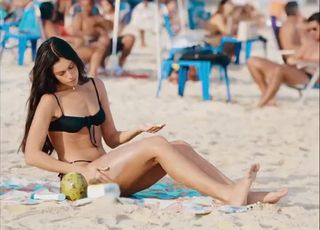 Alane Dias feet photo 3