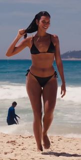 Alane Dias feet photo 18
