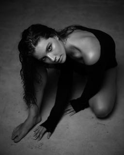 Alanis Guillen feet photo 8