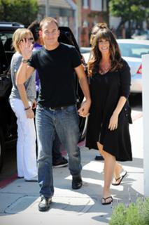 Alanis Morissette feet photo thumbnail