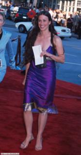 Alanis Morissette feet photo thumbnail