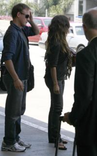 Alanis Morissette feet photo thumbnail