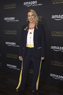 Alanis Morissette feet photo thumbnail