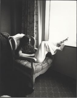Alanis Morissette feet photo thumbnail