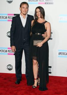 Alanis Morissette feet photo thumbnail