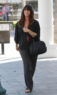Alanis Morissette feet photo thumbnail