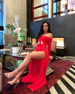 Alanna Dergan feet photo 8
