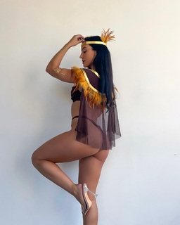 Alanna Dergan feet photo 14