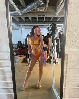 Alanna Dergan feet photo 8