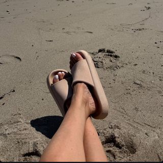 Alanna Rizzo feet photo 3