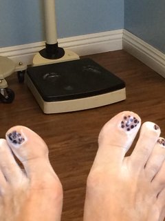 Alanna Ubach feet photo thumbnail