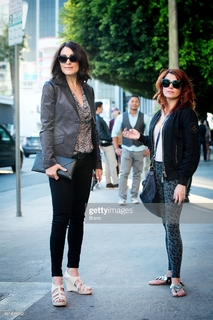 Alanna Ubach feet photo thumbnail