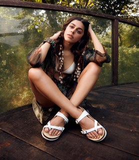 Alaya F feet photo 7