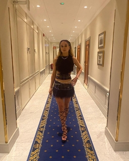 Alba August feet photo 3