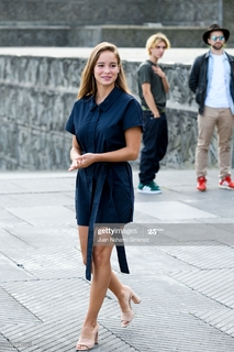 Alba Baptista feet photo thumbnail