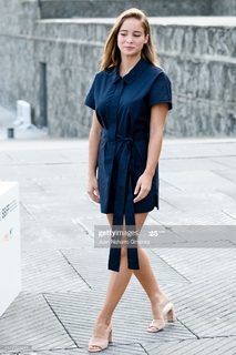 Alba Baptista feet photo thumbnail